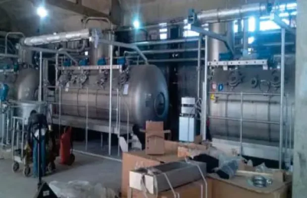 Utility piping rack erection for main production line
